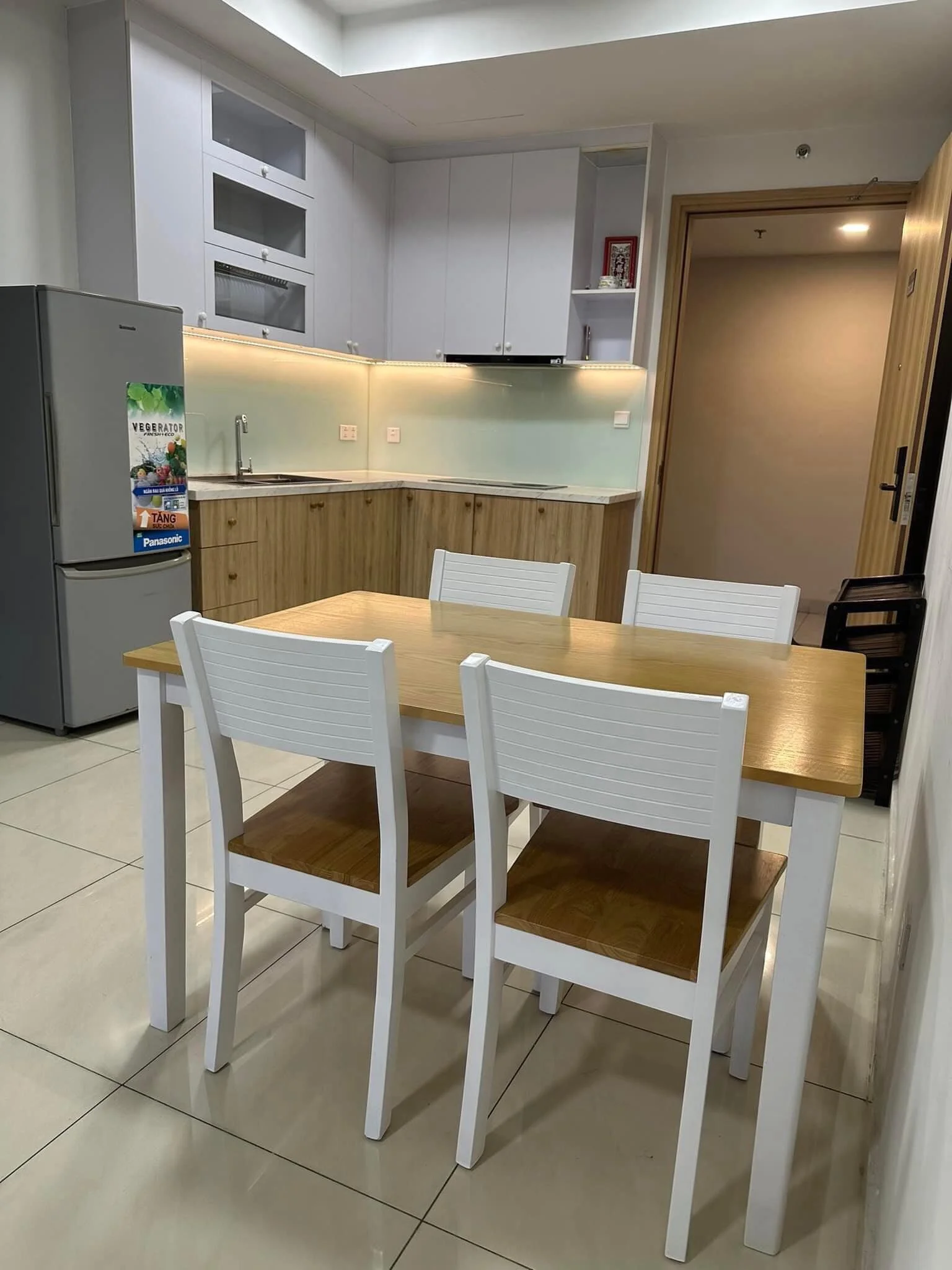 Ph&ograve;ng kh&aacute;ch liền bếp căn hộ 71m2 căn hộ Emerald Celadon City